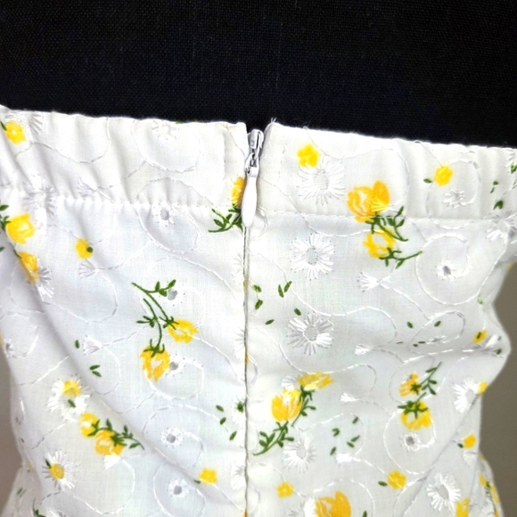 Volume One Vintage Inspired Strapless White With Yellow Embroidery Size … - Picture 5 of 6